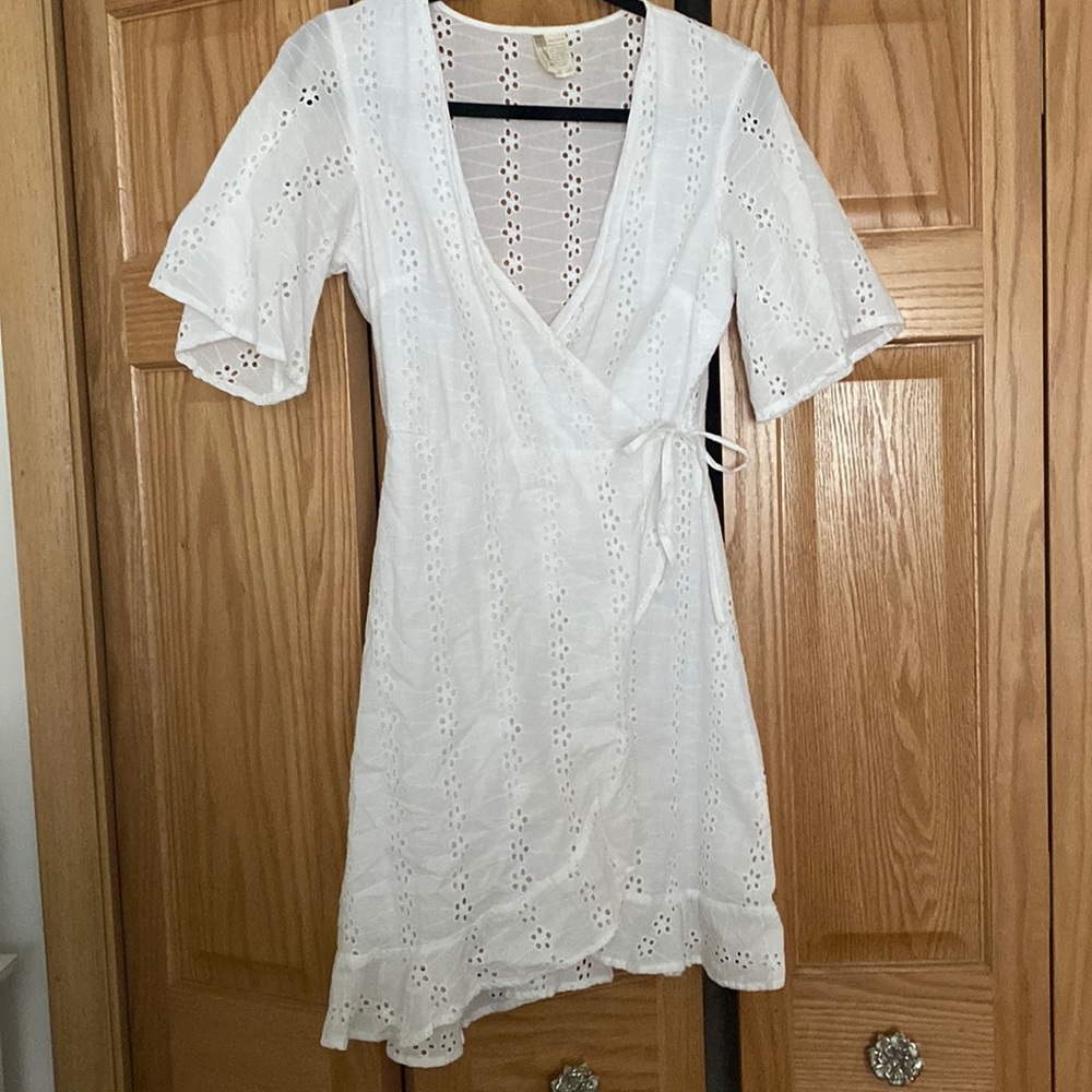 Medium White short dress